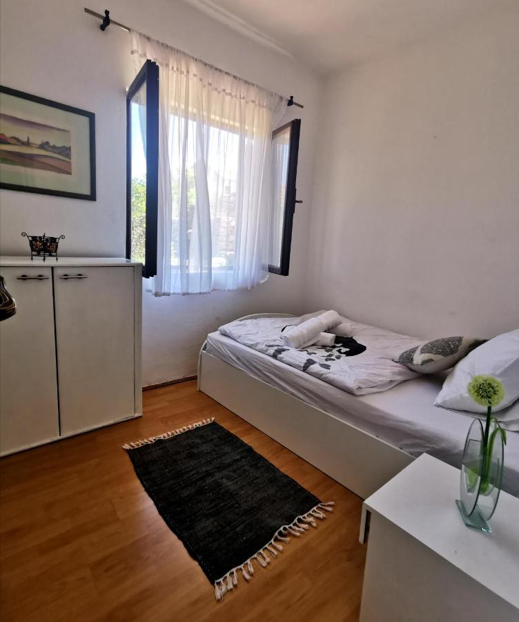 Losotovi Apartment *