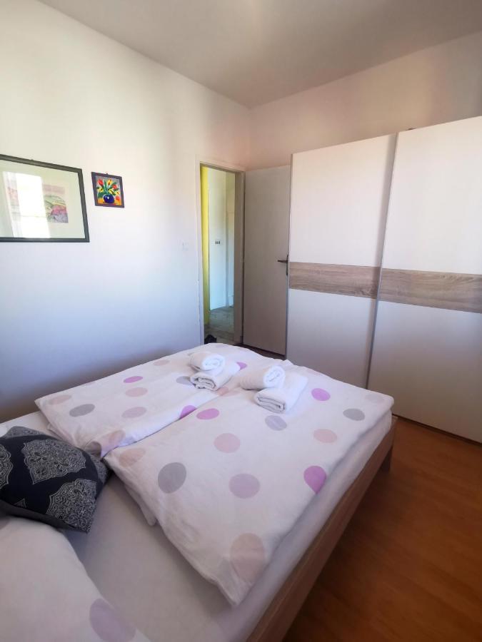 Losotovi Apartment *