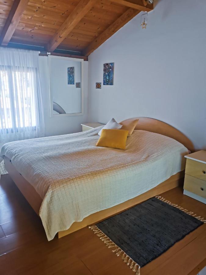 Apartment Losotovi Vrboska