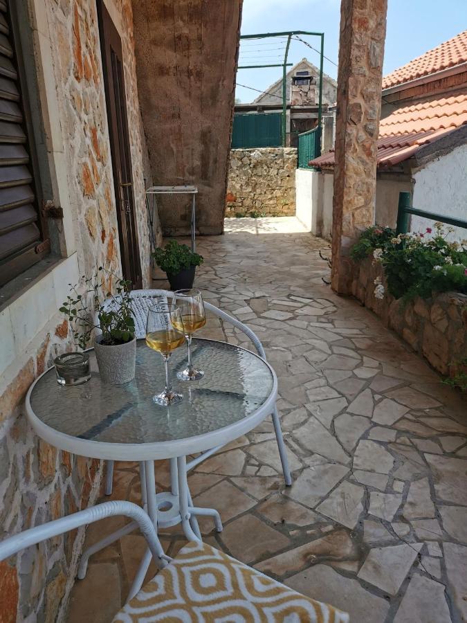 Losotovi Apartment Vrboska