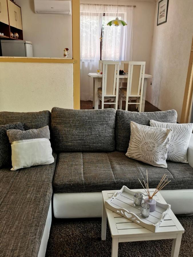 Apartment Losotovi Vrboska
