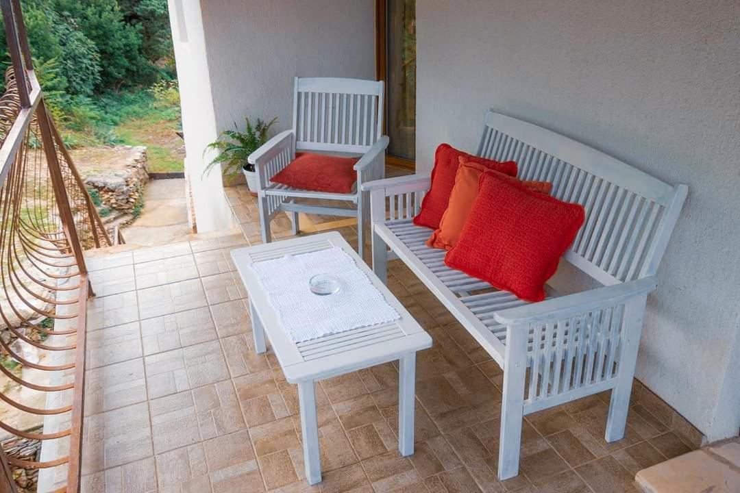 Losotovi Apartment *